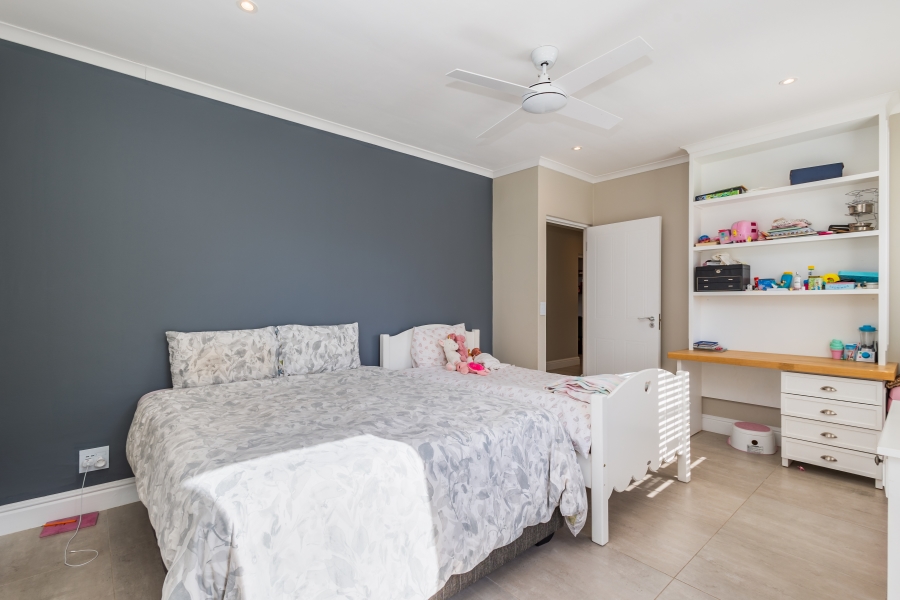4 Bedroom Property for Sale in Whale Rock Western Cape